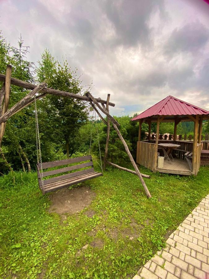 Біля Лісу Шале З Двома Спальнями Slavske Dış mekan fotoğraf